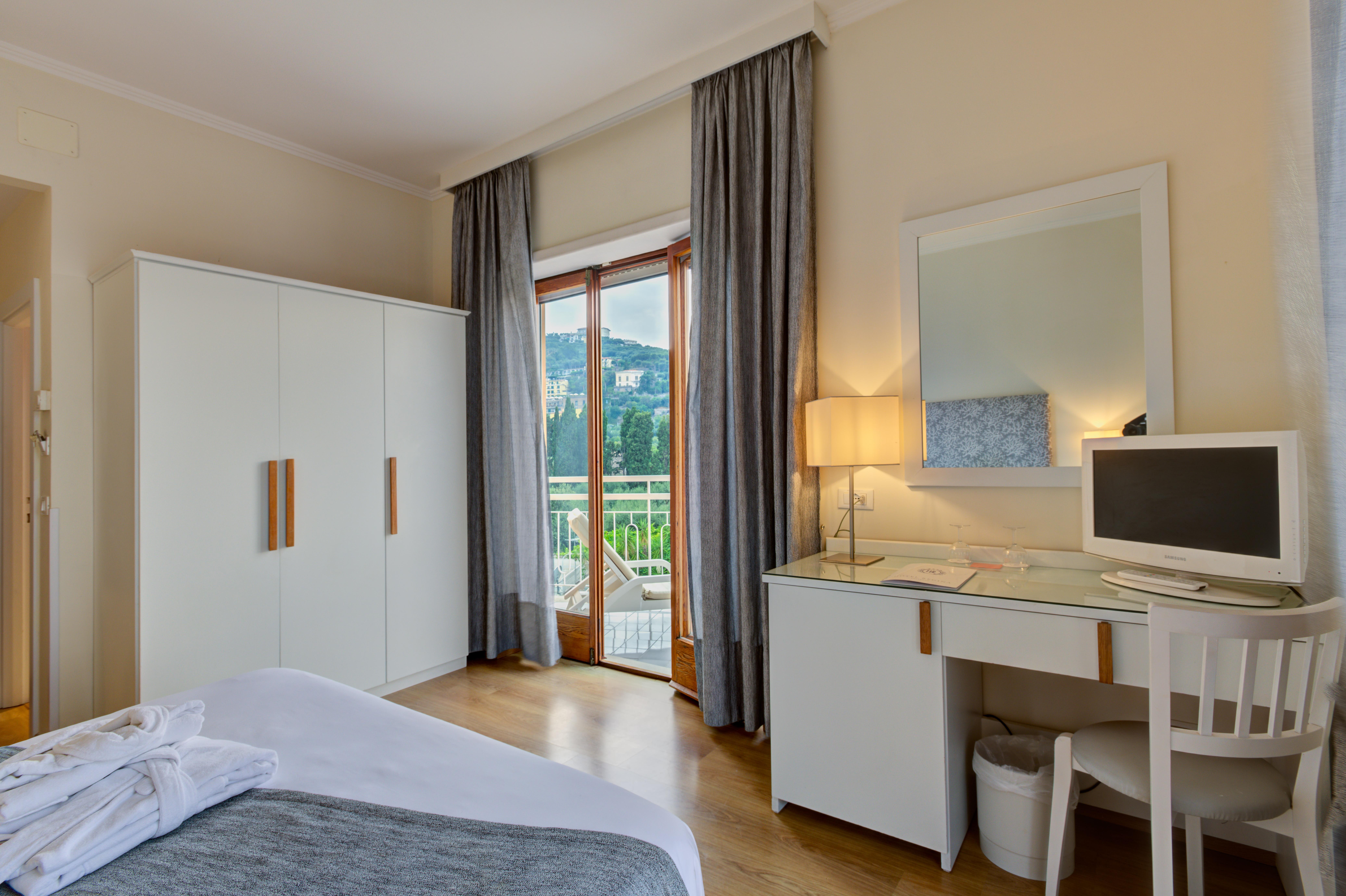 Boutique Hotel Regina Сорренто Екстер'єр фото